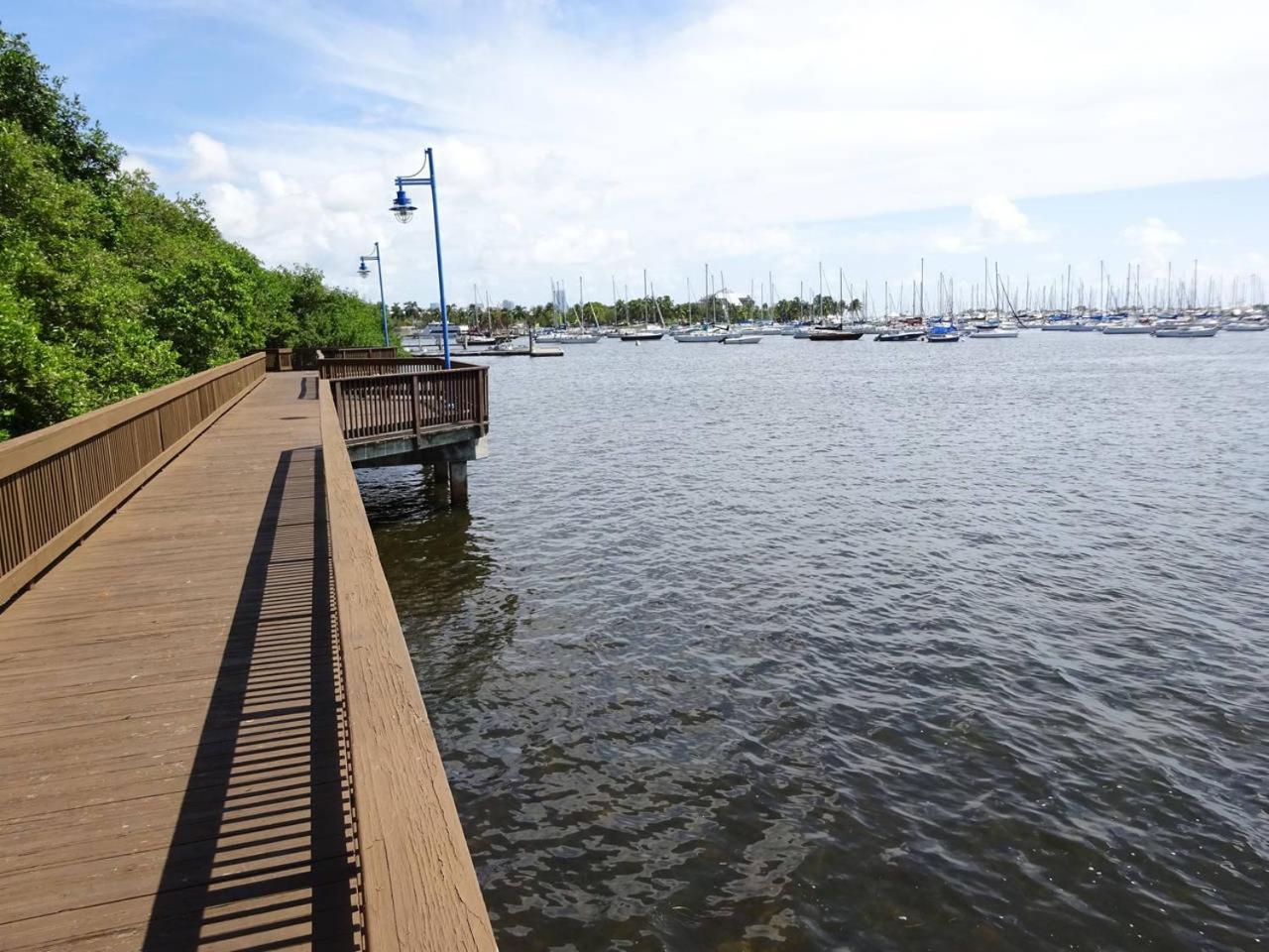 City View Balcony Steps From Restaurants, Peacock Park & Marina Miami Extérieur photo